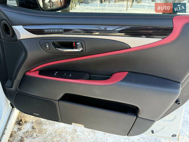 Білий Лексус ЛС, об'ємом двигуна 4.6 л та пробігом 72 тис. км за 25940 $, фото 35 на Automoto.ua