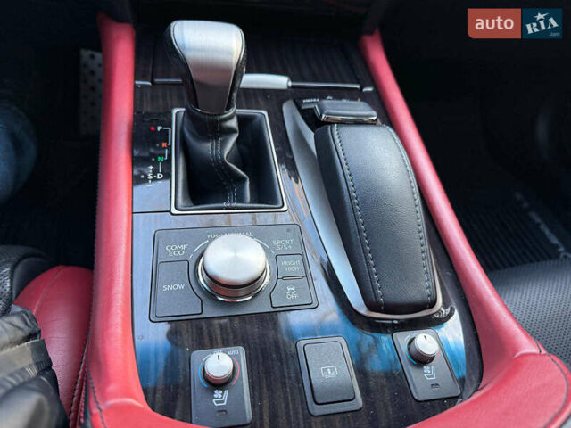 Білий Лексус ЛС, об'ємом двигуна 4.6 л та пробігом 72 тис. км за 25940 $, фото 24 на Automoto.ua