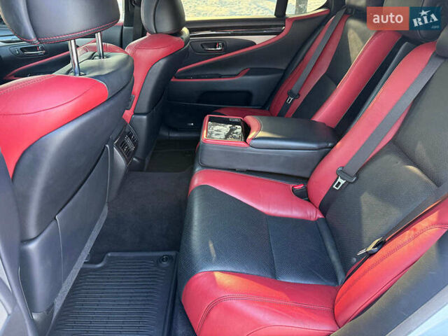 Білий Лексус ЛС, об'ємом двигуна 4.6 л та пробігом 72 тис. км за 25940 $, фото 29 на Automoto.ua