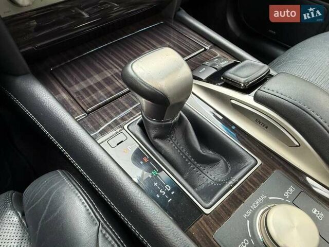 Белый Лексус ЛС, объемом двигателя 4.61 л и пробегом 169 тыс. км за 22490 $, фото 26 на Automoto.ua