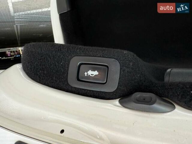 Белый Лексус ЛС, объемом двигателя 4.61 л и пробегом 169 тыс. км за 22490 $, фото 30 на Automoto.ua