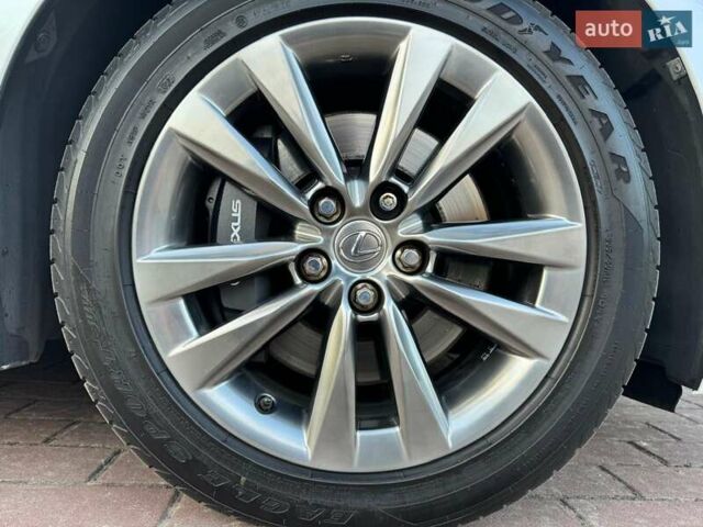 Белый Лексус ЛС, объемом двигателя 4.61 л и пробегом 170 тыс. км за 23000 $, фото 8 на Automoto.ua