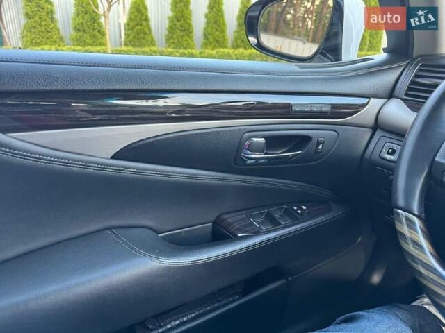 Белый Лексус ЛС, объемом двигателя 4.61 л и пробегом 170 тыс. км за 23000 $, фото 19 на Automoto.ua