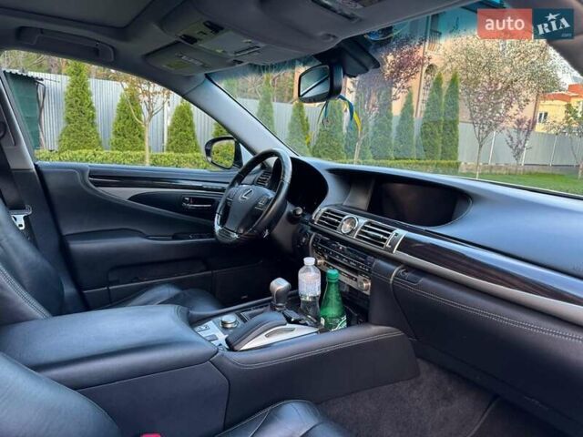 Белый Лексус ЛС, объемом двигателя 4.61 л и пробегом 170 тыс. км за 23000 $, фото 31 на Automoto.ua