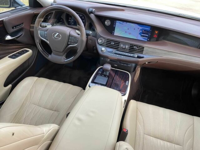Белый Лексус ЛС, объемом двигателя 3.5 л и пробегом 31 тыс. км за 20500 $, фото 7 на Automoto.ua
