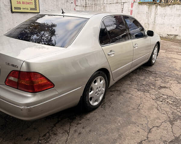 Бежевый Лексус ЛС, объемом двигателя 4.3 л и пробегом 300 тыс. км за 5500 $, фото 2 на Automoto.ua