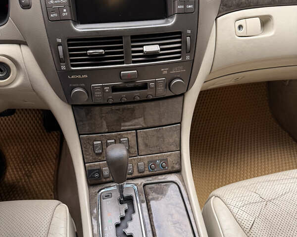 Бежевый Лексус ЛС, объемом двигателя 4.3 л и пробегом 300 тыс. км за 5500 $, фото 14 на Automoto.ua