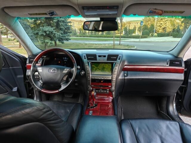 Чорний Лексус ЛС, об'ємом двигуна 4.6 л та пробігом 200 тис. км за 10000 $, фото 6 на Automoto.ua