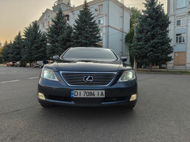 Чорний Лексус ЛС, об'ємом двигуна 4.6 л та пробігом 200 тис. км за 10000 $, фото 1 на Automoto.ua