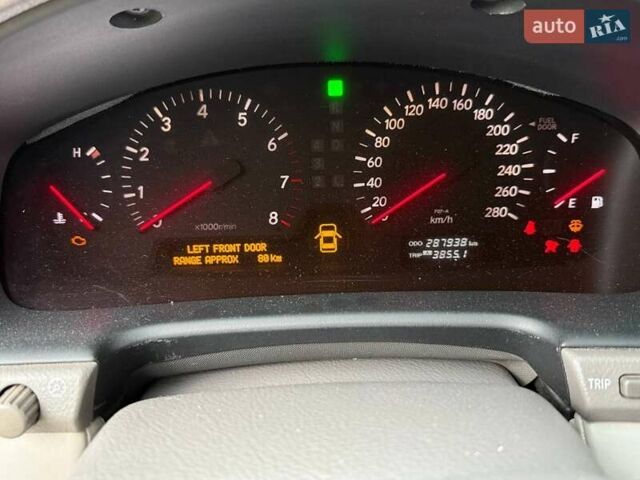 Лексус ЛС 2002 у Львові на Automoto.ua Чорний Лексус ЛС, об'ємом двигуна 4.3 л та пробігом 288 тис. км за 5999 $, фото 12 на Automoto.ua