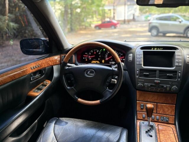Чорний Лексус ЛС, об'ємом двигуна 4.3 л та пробігом 325 тис. км за 4990 $, фото 7 на Automoto.ua