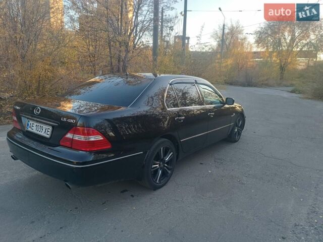 Чорний Лексус ЛС, об'ємом двигуна 4.29 л та пробігом 184 тис. км за 15000 $, фото 6 на Automoto.ua