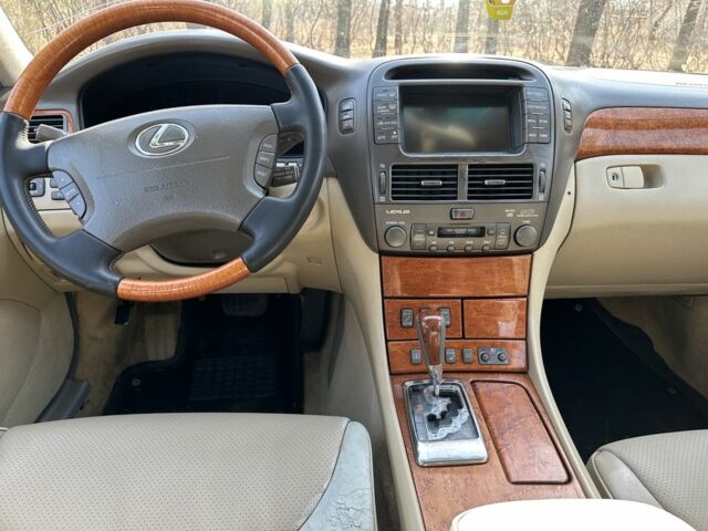 Черный Лексус ЛС, объемом двигателя 4.3 л и пробегом 300 тыс. км за 4750 $, фото 22 на Automoto.ua