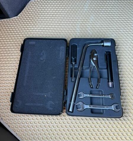 Черный Лексус ЛС, объемом двигателя 4.29 л и пробегом 356 тыс. км за 10900 $, фото 43 на Automoto.ua