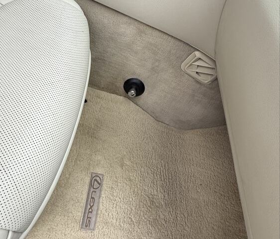 Чорний Лексус ЛС, об'ємом двигуна 4.3 л та пробігом 159 тис. км за 9000 $, фото 19 на Automoto.ua