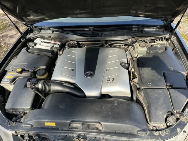 Черный Лексус ЛС, объемом двигателя 4.3 л и пробегом 300 тыс. км за 4750 $, фото 23 на Automoto.ua