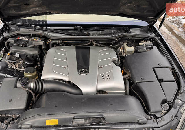 Чорний Лексус ЛС, об'ємом двигуна 4.29 л та пробігом 159 тис. км за 9000 $, фото 24 на Automoto.ua