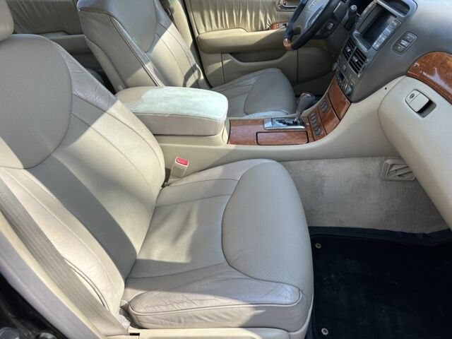 Черный Лексус ЛС, объемом двигателя 4.3 л и пробегом 300 тыс. км за 4750 $, фото 15 на Automoto.ua