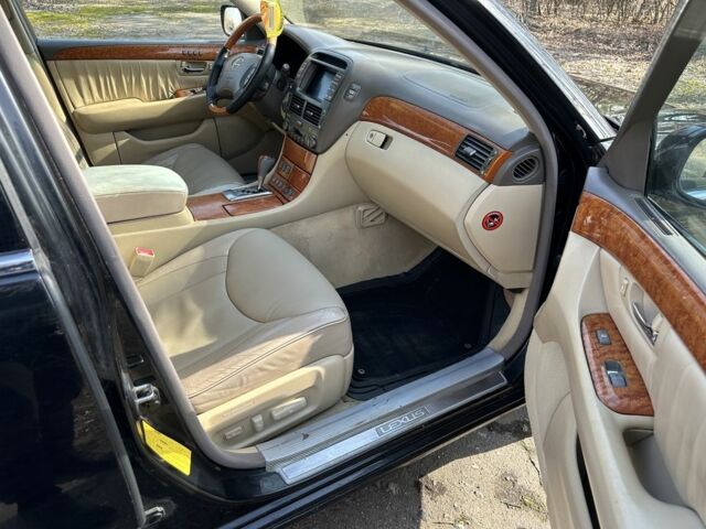 Черный Лексус ЛС, объемом двигателя 4.3 л и пробегом 300 тыс. км за 4750 $, фото 13 на Automoto.ua