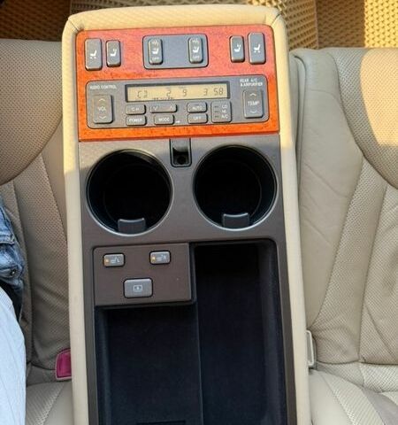 Черный Лексус ЛС, объемом двигателя 4.29 л и пробегом 356 тыс. км за 10900 $, фото 35 на Automoto.ua