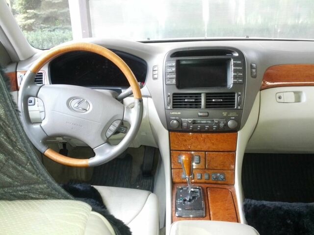 Черный Лексус ЛС, объемом двигателя 4.3 л и пробегом 208 тыс. км за 15000 $, фото 4 на Automoto.ua