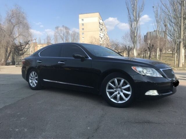 Чорний Лексус ЛС, об'ємом двигуна 4.6 л та пробігом 160 тис. км за 8000 $, фото 1 на Automoto.ua