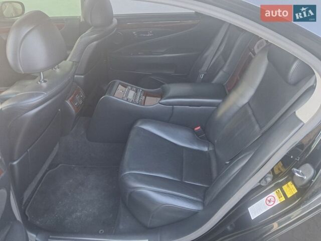 Черный Лексус ЛС, объемом двигателя 4.61 л и пробегом 220 тыс. км за 14000 $, фото 5 на Automoto.ua