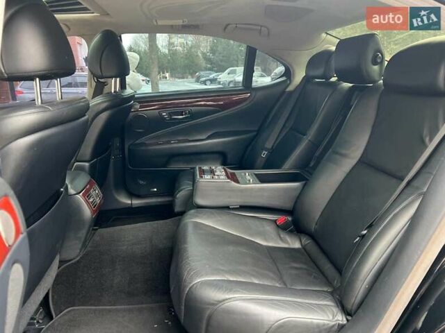 Черный Лексус ЛС, объемом двигателя 4.61 л и пробегом 249 тыс. км за 9999 $, фото 2 на Automoto.ua