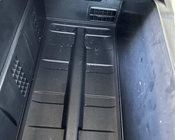 Чорний Лексус ЛС, об'ємом двигуна 4.61 л та пробігом 320 тис. км за 11500 $, фото 53 на Automoto.ua