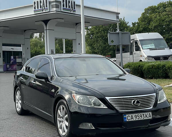 Черный Лексус ЛС, объемом двигателя 4.6 л и пробегом 233 тыс. км за 10500 $, фото 2 на Automoto.ua