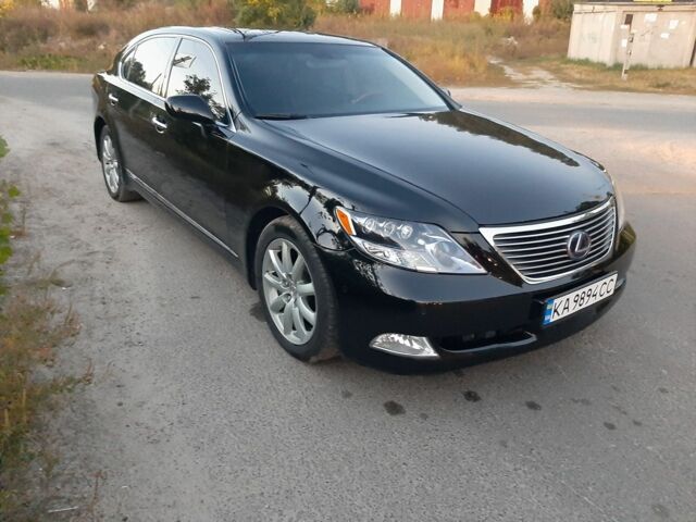Черный Лексус ЛС, объемом двигателя 5 л и пробегом 229 тыс. км за 10500 $, фото 12 на Automoto.ua