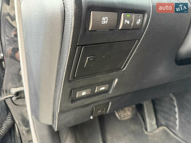 Чорний Лексус ЛС, об'ємом двигуна 4.6 л та пробігом 260 тис. км за 6999 $, фото 38 на Automoto.ua