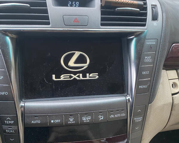 Черный Лексус ЛС, объемом двигателя 4.61 л и пробегом 264 тыс. км за 12000 $, фото 5 на Automoto.ua