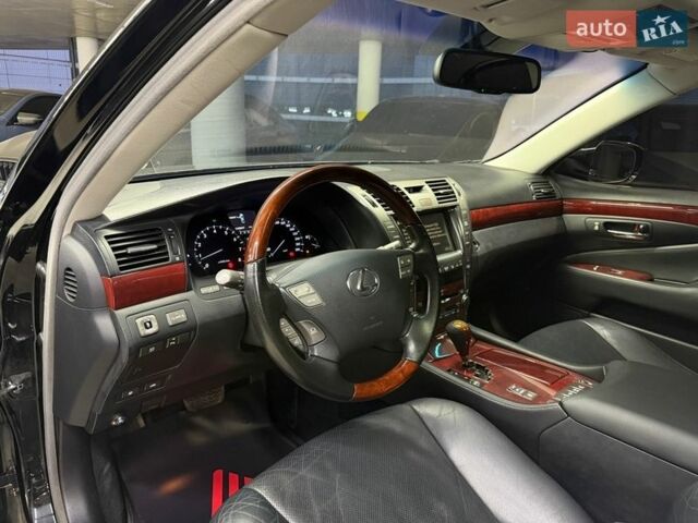 Черный Лексус ЛС, объемом двигателя 4.61 л и пробегом 220 тыс. км за 11500 $, фото 20 на Automoto.ua