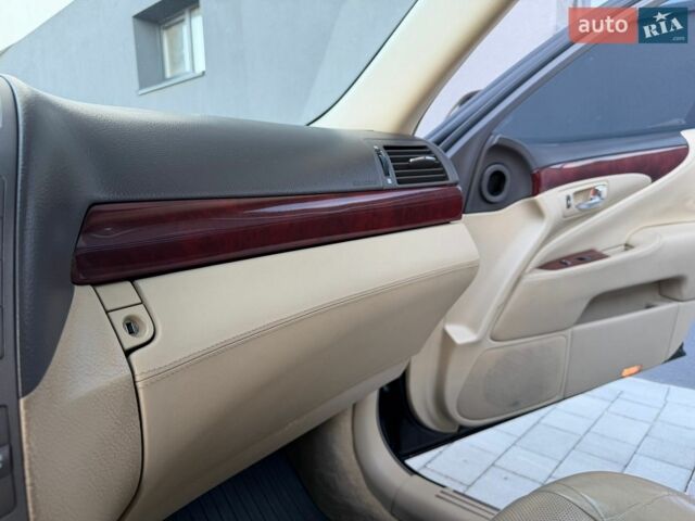 Черный Лексус ЛС, объемом двигателя 4.61 л и пробегом 235 тыс. км за 10950 $, фото 61 на Automoto.ua