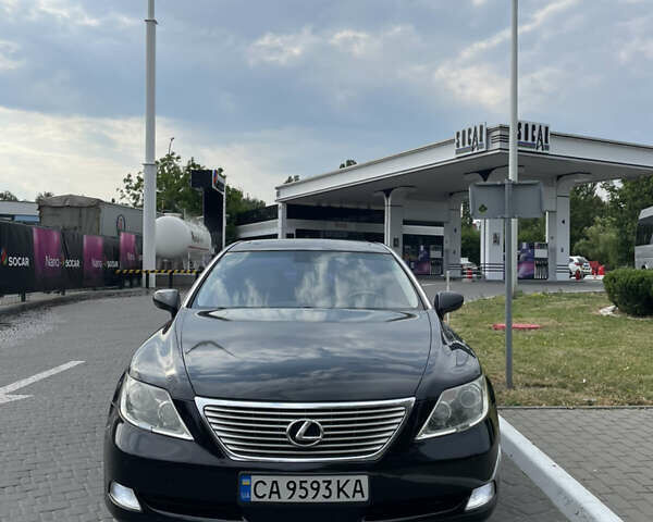 Черный Лексус ЛС, объемом двигателя 4.6 л и пробегом 233 тыс. км за 10500 $, фото 3 на Automoto.ua