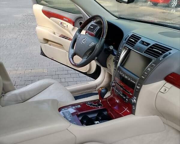 Черный Лексус ЛС, объемом двигателя 4.61 л и пробегом 292 тыс. км за 10500 $, фото 20 на Automoto.ua