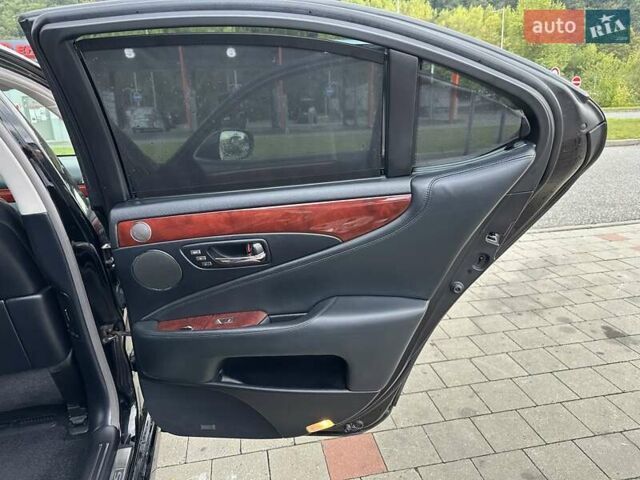 Черный Лексус ЛС, объемом двигателя 4.61 л и пробегом 229 тыс. км за 11500 $, фото 39 на Automoto.ua
