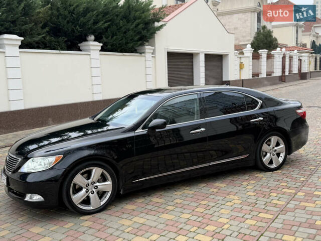 Черный Лексус ЛС, объемом двигателя 4.61 л и пробегом 200 тыс. км за 10900 $, фото 3 на Automoto.ua
