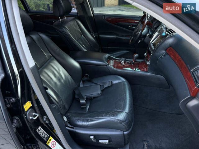 Черный Лексус ЛС, объемом двигателя 4.61 л и пробегом 300 тыс. км за 9900 $, фото 27 на Automoto.ua