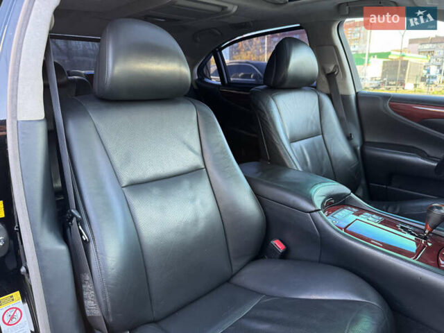 Черный Лексус ЛС, объемом двигателя 4.6 л и пробегом 251 тыс. км за 13500 $, фото 45 на Automoto.ua