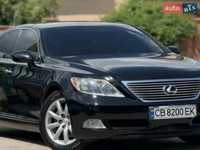 Черный Лексус ЛС, объемом двигателя 4.61 л и пробегом 291 тыс. км за 9500 $, фото 1 на Automoto.ua