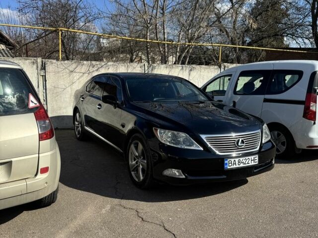 Черный Лексус ЛС, объемом двигателя 4.6 л и пробегом 310 тыс. км за 9000 $, фото 1 на Automoto.ua
