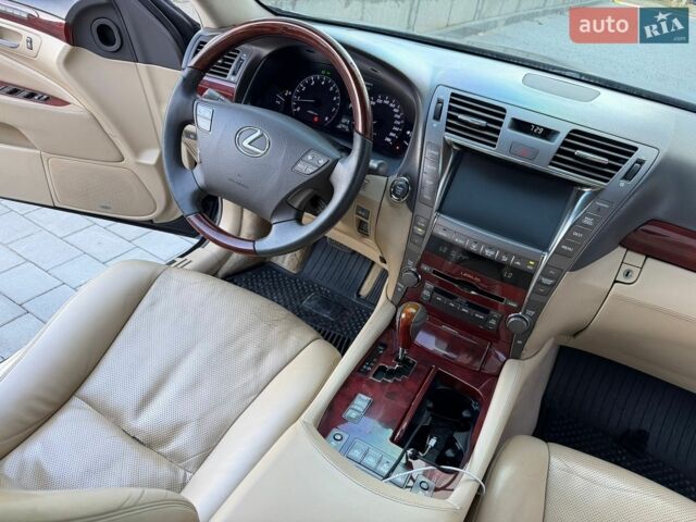Черный Лексус ЛС, объемом двигателя 4.61 л и пробегом 235 тыс. км за 10950 $, фото 40 на Automoto.ua