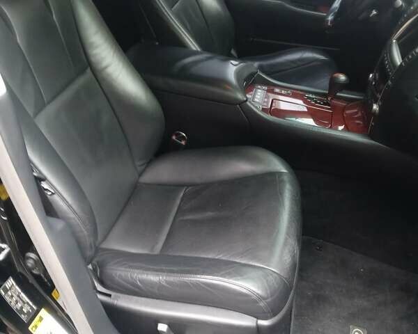 Чорний Лексус ЛС, об'ємом двигуна 4.6 л та пробігом 141 тис. км за 16000 $, фото 21 на Automoto.ua