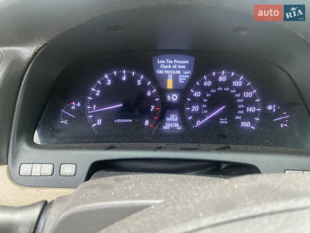 Черный Лексус ЛС, объемом двигателя 4.61 л и пробегом 264 тыс. км за 12000 $, фото 4 на Automoto.ua