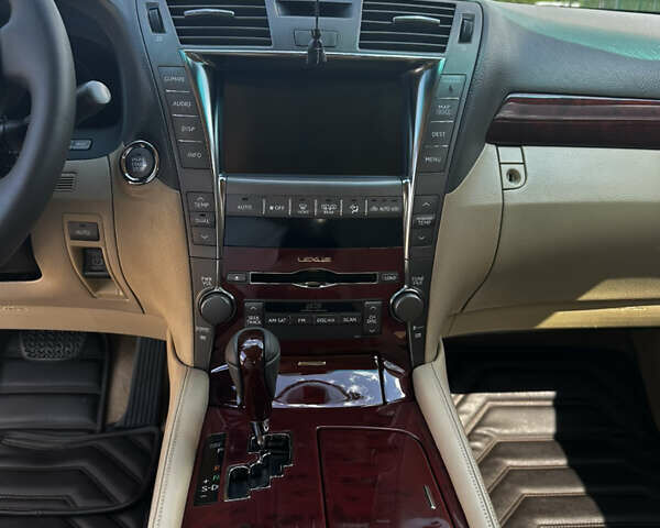 Черный Лексус ЛС, объемом двигателя 4.6 л и пробегом 270 тыс. км за 12500 $, фото 15 на Automoto.ua