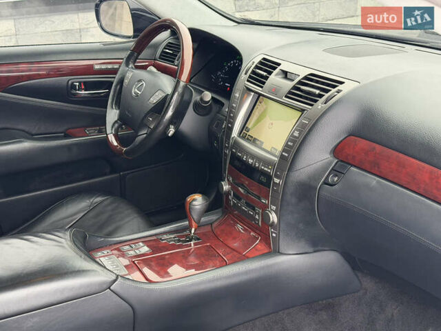 Черный Лексус ЛС, объемом двигателя 4.6 л и пробегом 277 тыс. км за 14999 $, фото 39 на Automoto.ua