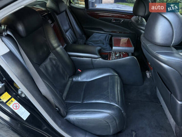 Черный Лексус ЛС, объемом двигателя 4.61 л и пробегом 300 тыс. км за 9900 $, фото 4 на Automoto.ua