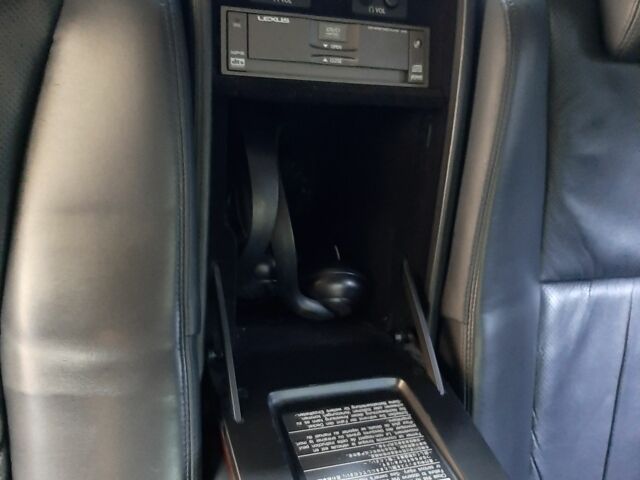 Черный Лексус ЛС, объемом двигателя 5 л и пробегом 229 тыс. км за 10500 $, фото 8 на Automoto.ua